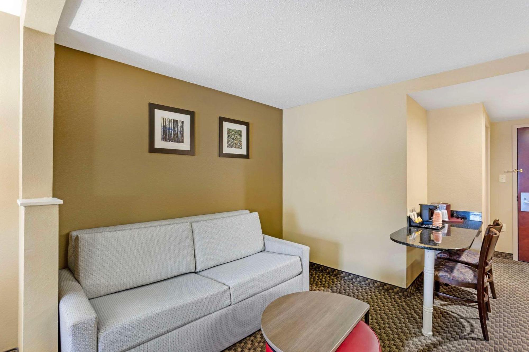 Comfort Inn & Suites Carneys Point Eksteriør bilde