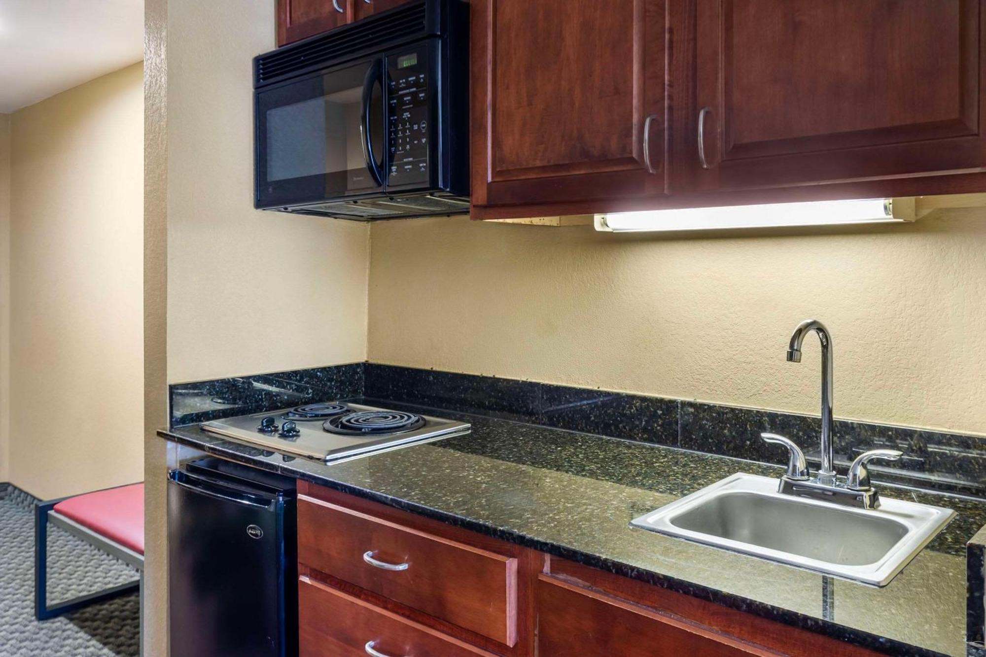 Comfort Inn & Suites Carneys Point Eksteriør bilde