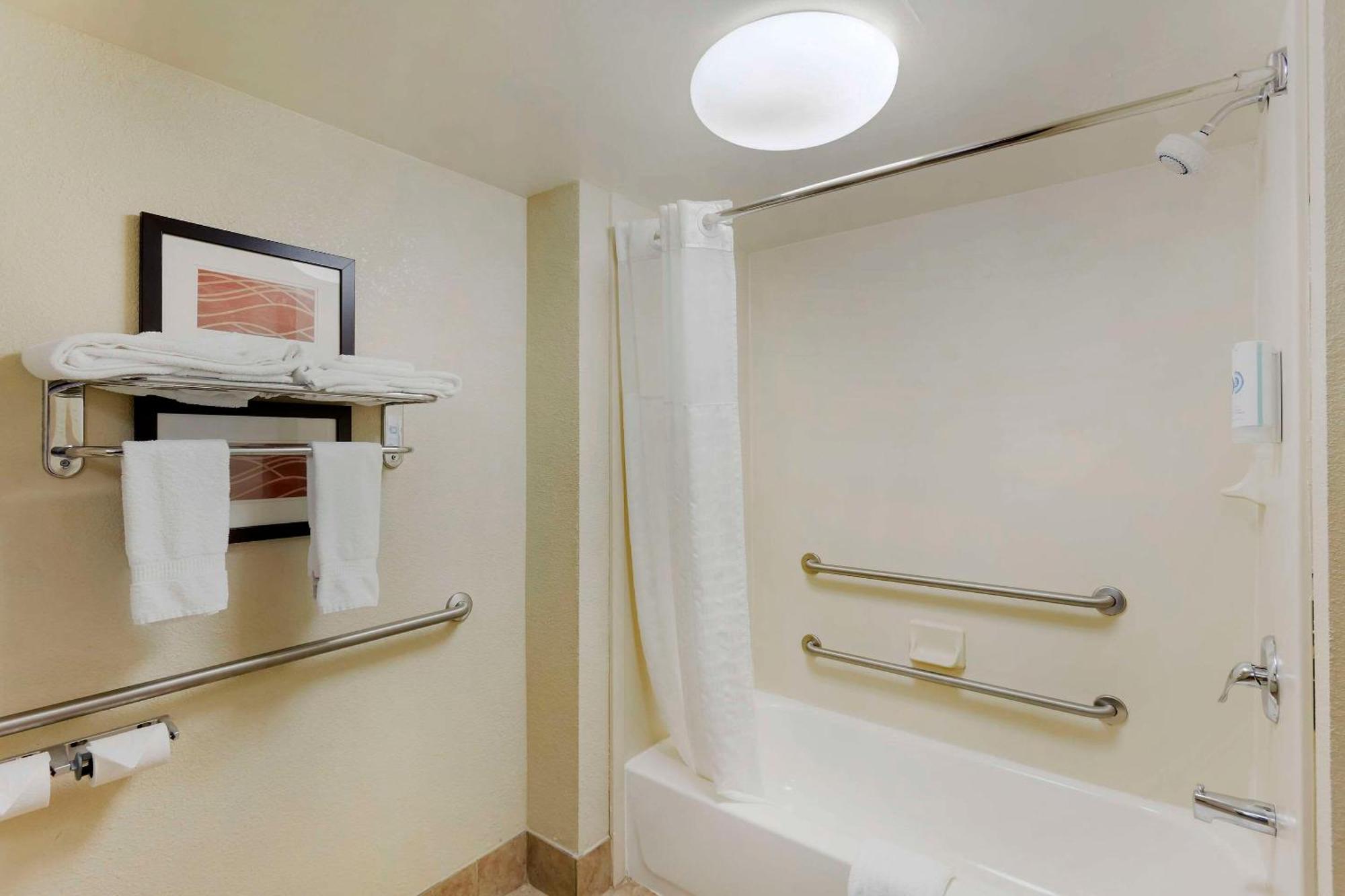 Comfort Inn & Suites Carneys Point Eksteriør bilde