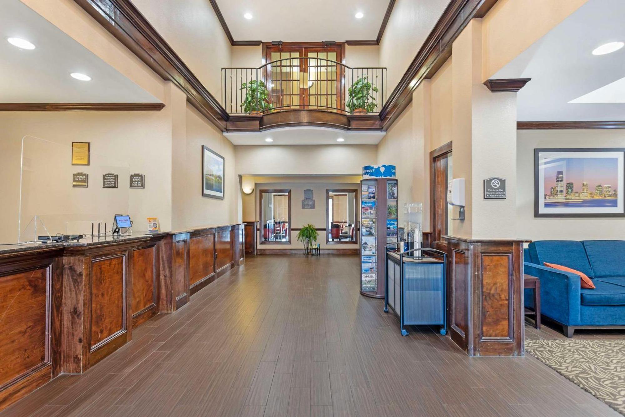 Comfort Inn & Suites Carneys Point Eksteriør bilde